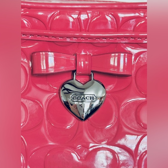 COACH Embossed Liquid Gloss East/West Multi Pouch, Coral Pink & Silver NWOT - Picture 4 of 12
